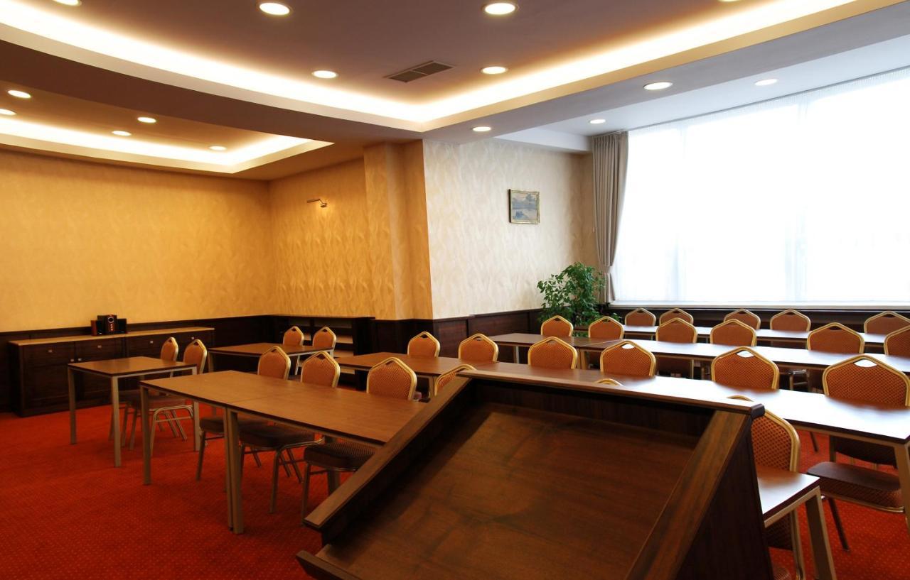 Hotel Lesana Stará Lesná Exteriör bild