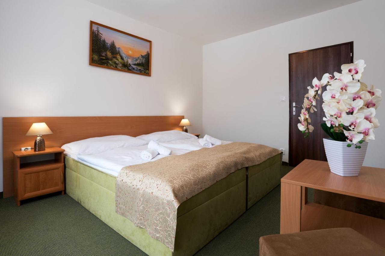 Hotel Lesana Stará Lesná Exteriör bild